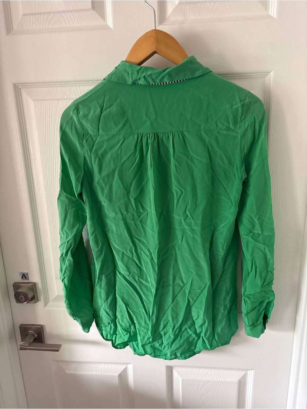 Diane von Furstenberg green silk blouse Size 2 - Picture 2 of 5